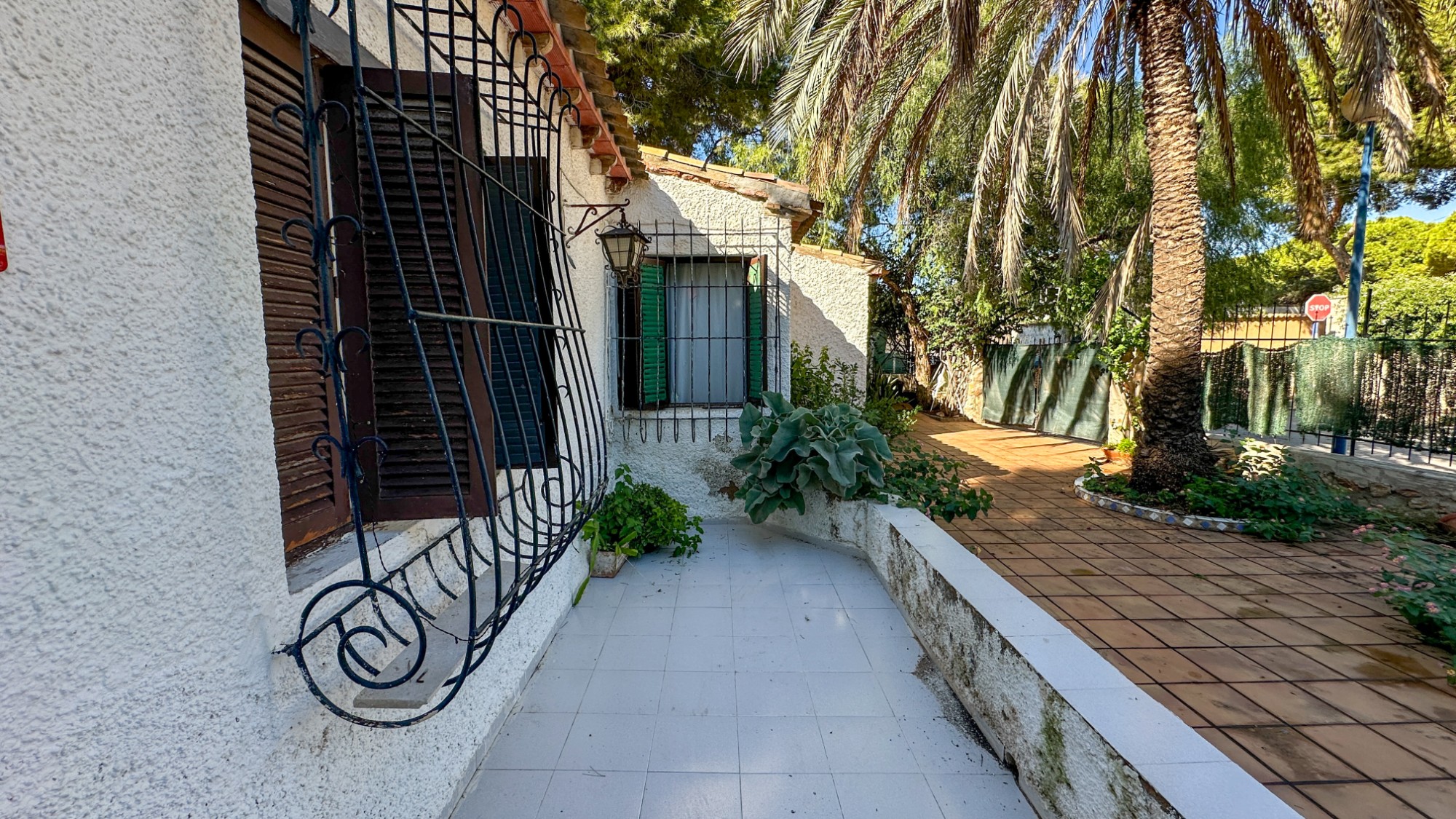 Resale - 4 Bedroom 2 Bathroom Villa in Orihuela Costa - Punta Prima  - Alicante