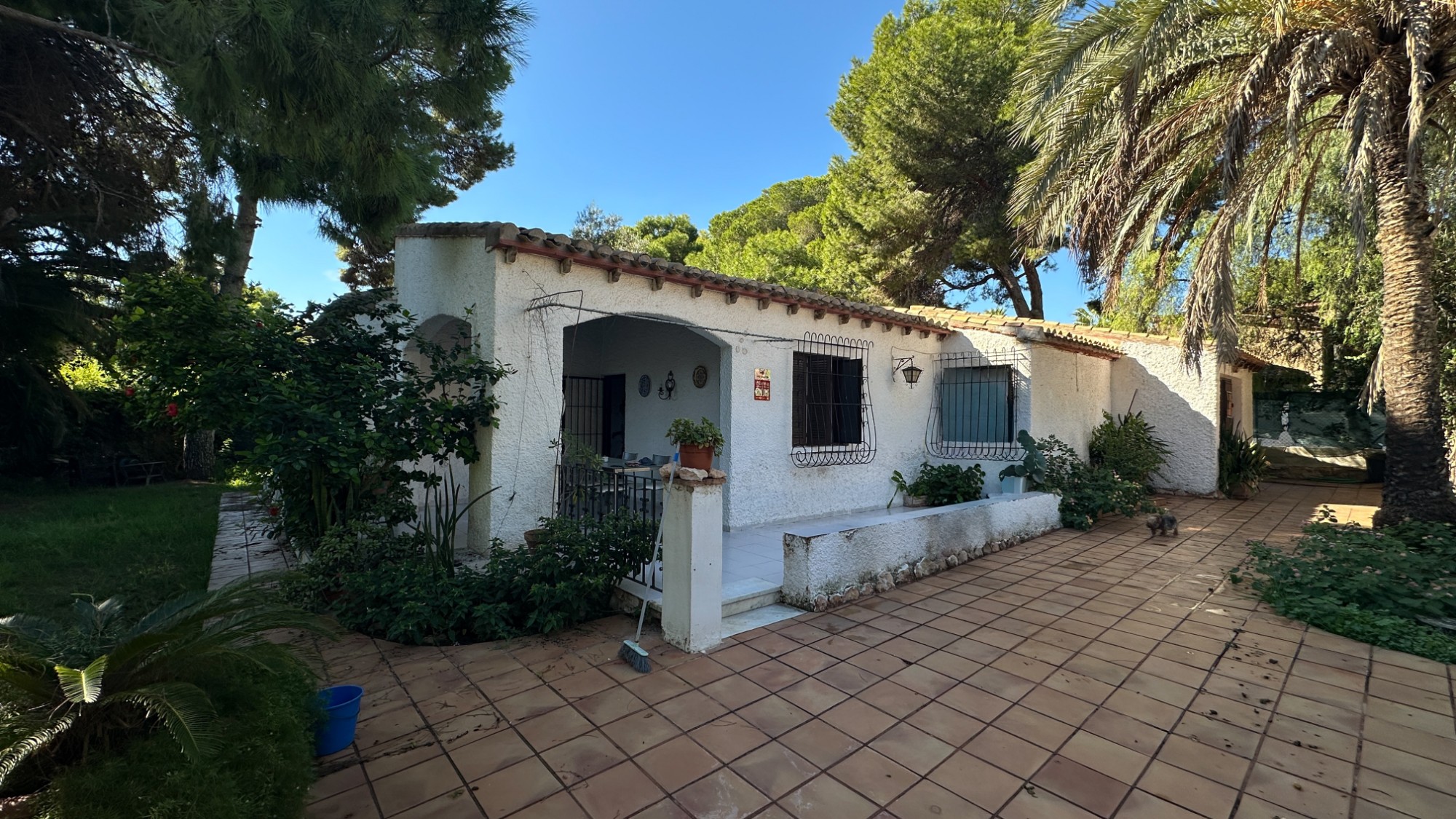 Resale - 4 Bedroom 2 Bathroom Villa in Orihuela Costa - Punta Prima  - Alicante