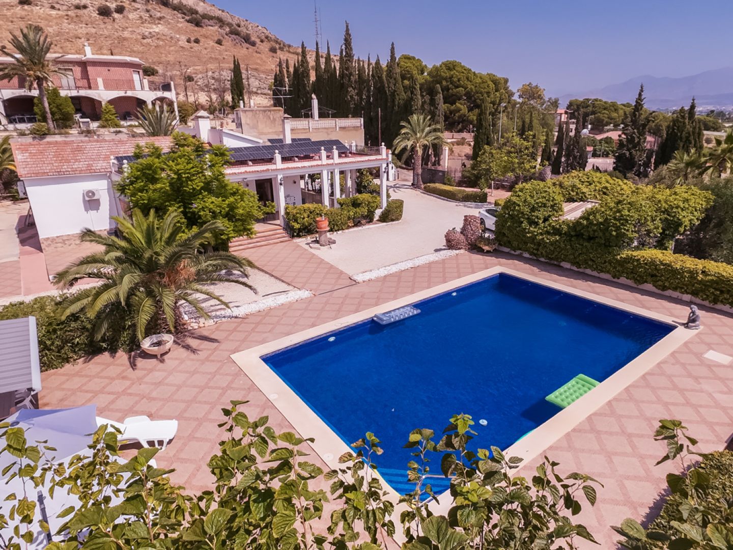 4 Bed 3 Bath Villa with a private pool & parking in Aspe Alicante
