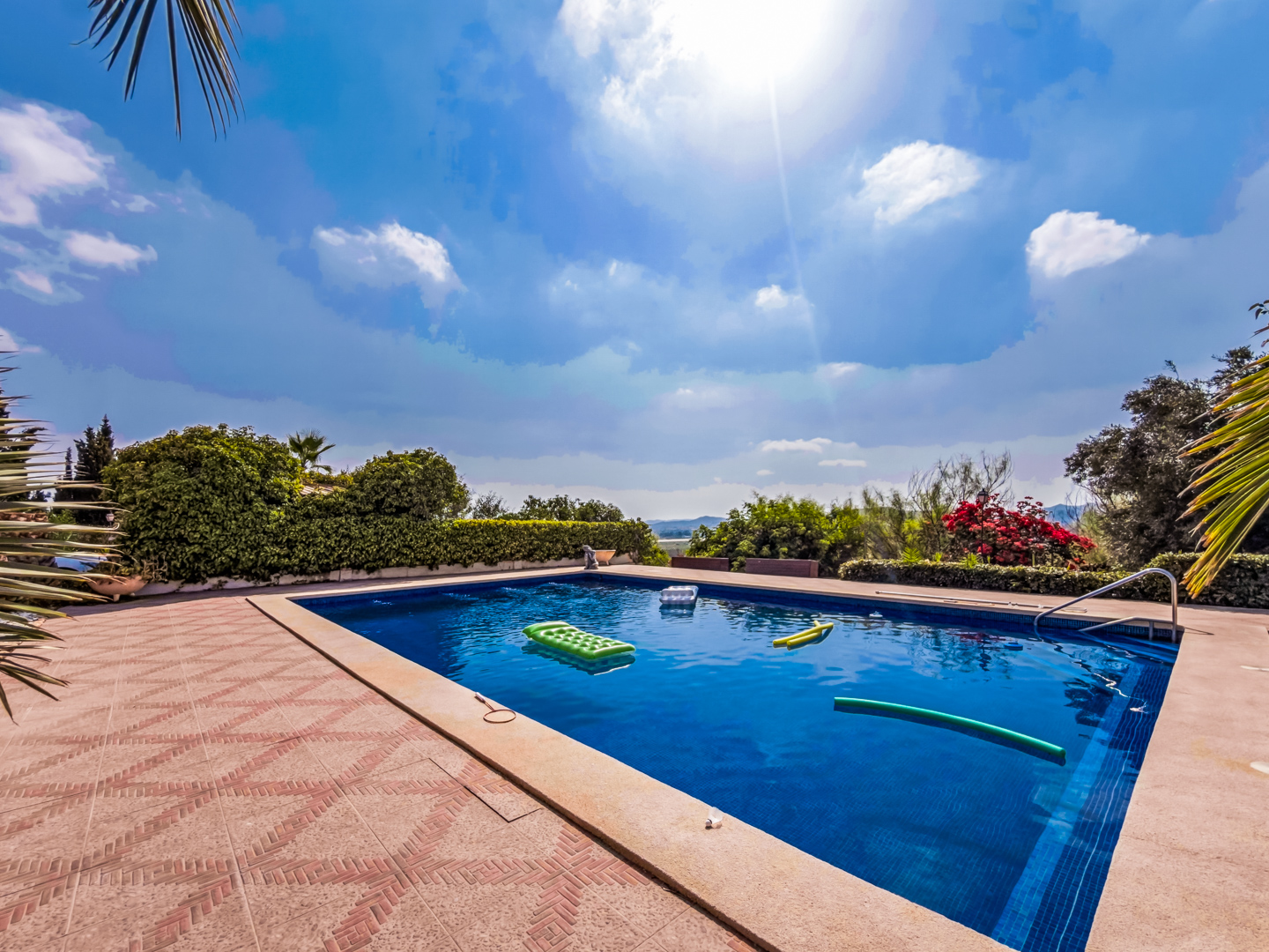 4 Bed 3 Bath Villa with a private pool & parking in Aspe Alicante