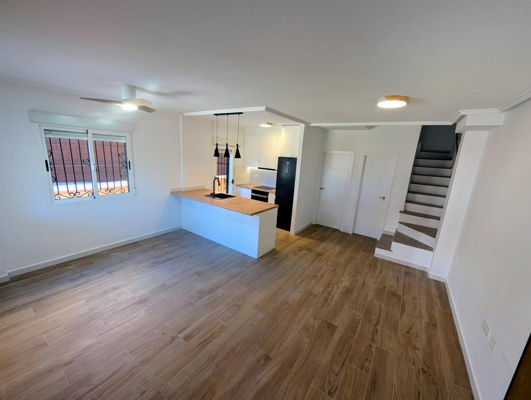 Resale - 3 Bedroom 2 Bathroom Chalet in Orihuela Costa - Dream Hills  - Alicante