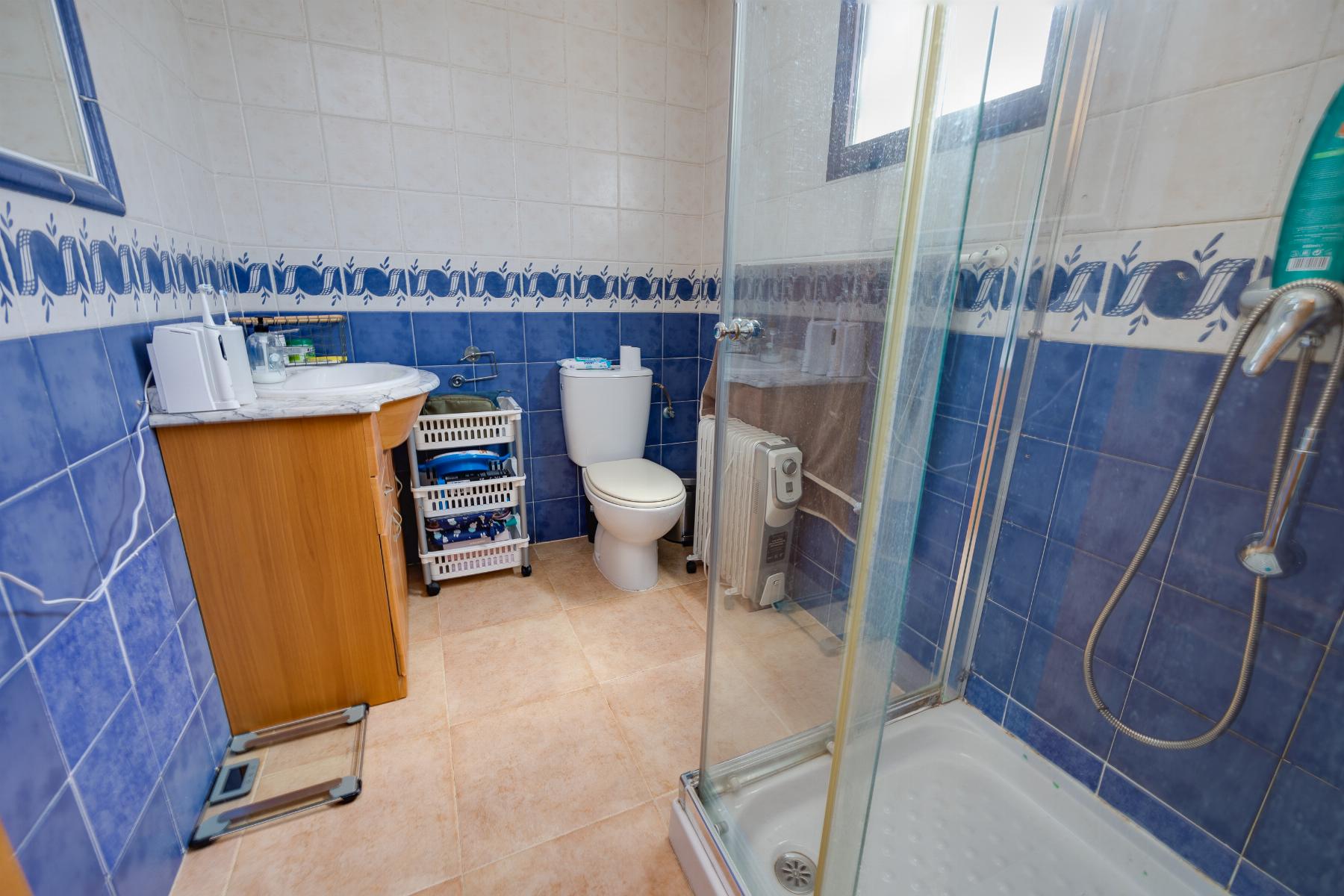 Resale - 3 Bedroom 2 Bathroom Chalet in San Fulgencio - LA MARINA  - Alicante