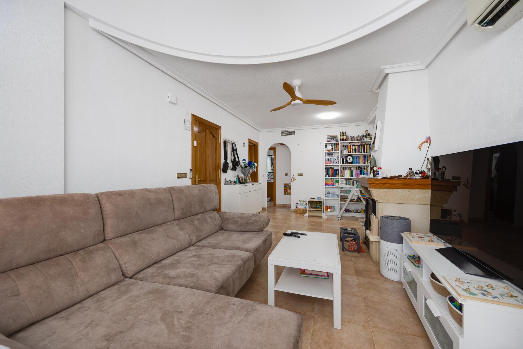 Resale - 3 Bedroom 2 Bathroom Chalet in San Fulgencio - LA MARINA  - Alicante