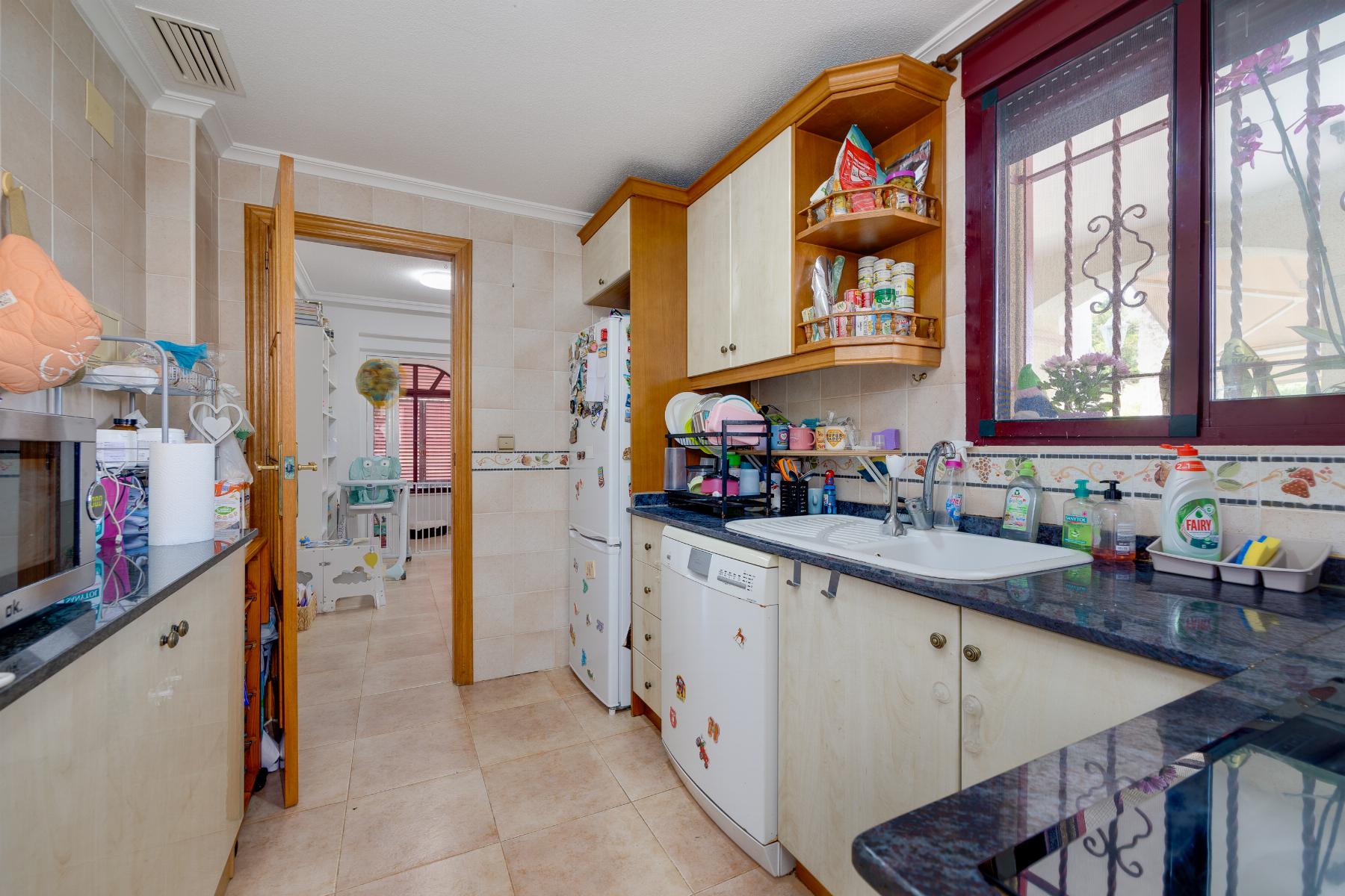 Resale - 3 Bedroom 2 Bathroom Chalet in San Fulgencio - LA MARINA  - Alicante