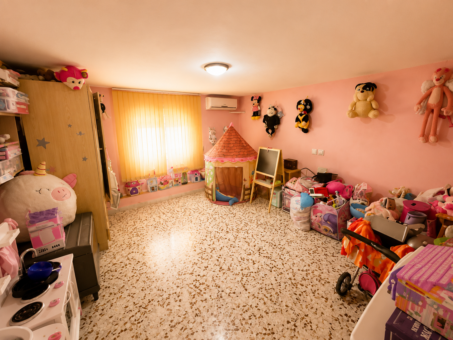 Resale - 5 Bedroom 2 Bathroom Villa in Torrevieja - La Siesta  - Alicante