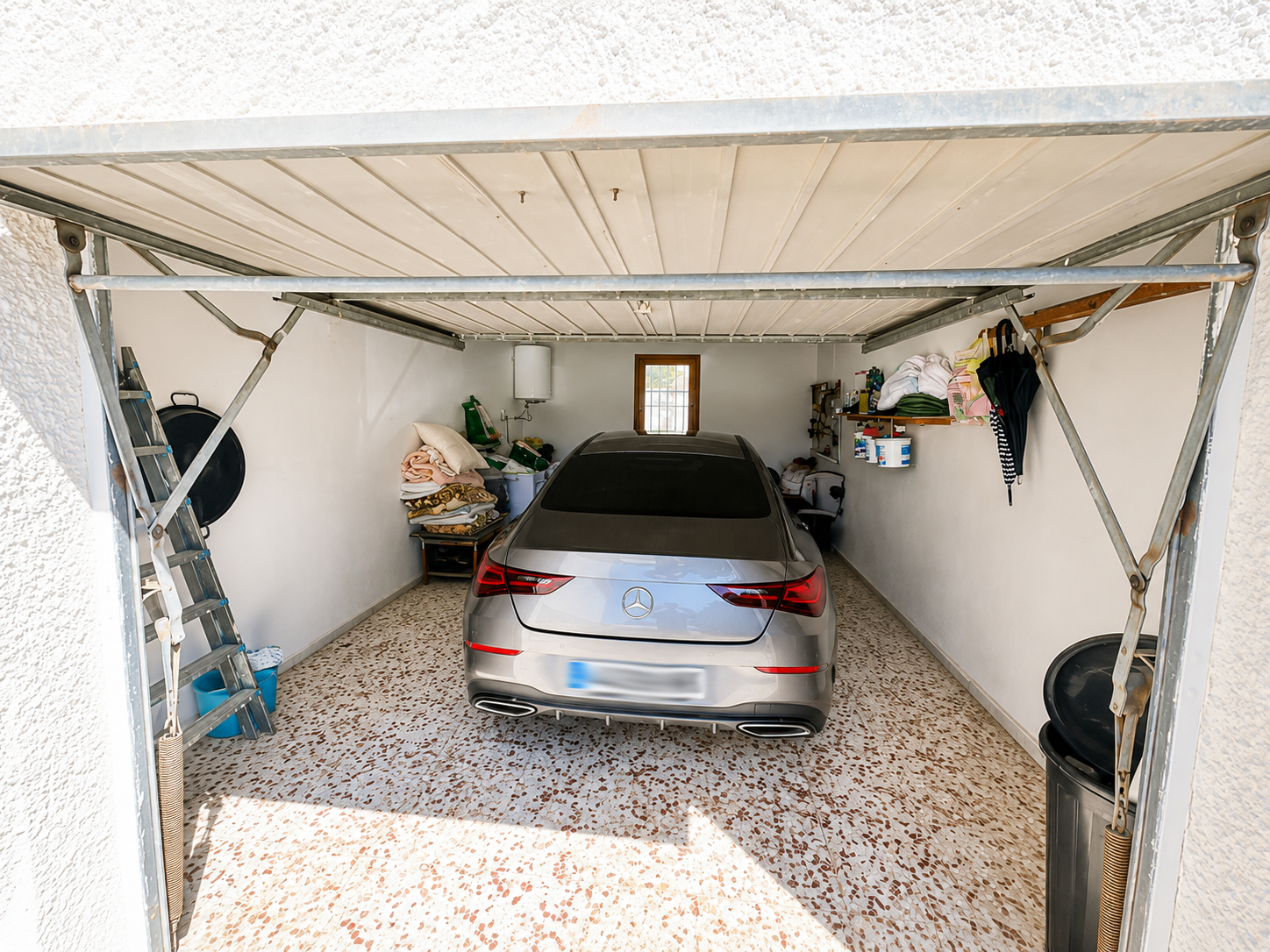 Resale - 5 Bedroom 2 Bathroom Villa in Torrevieja - La Siesta  - Alicante