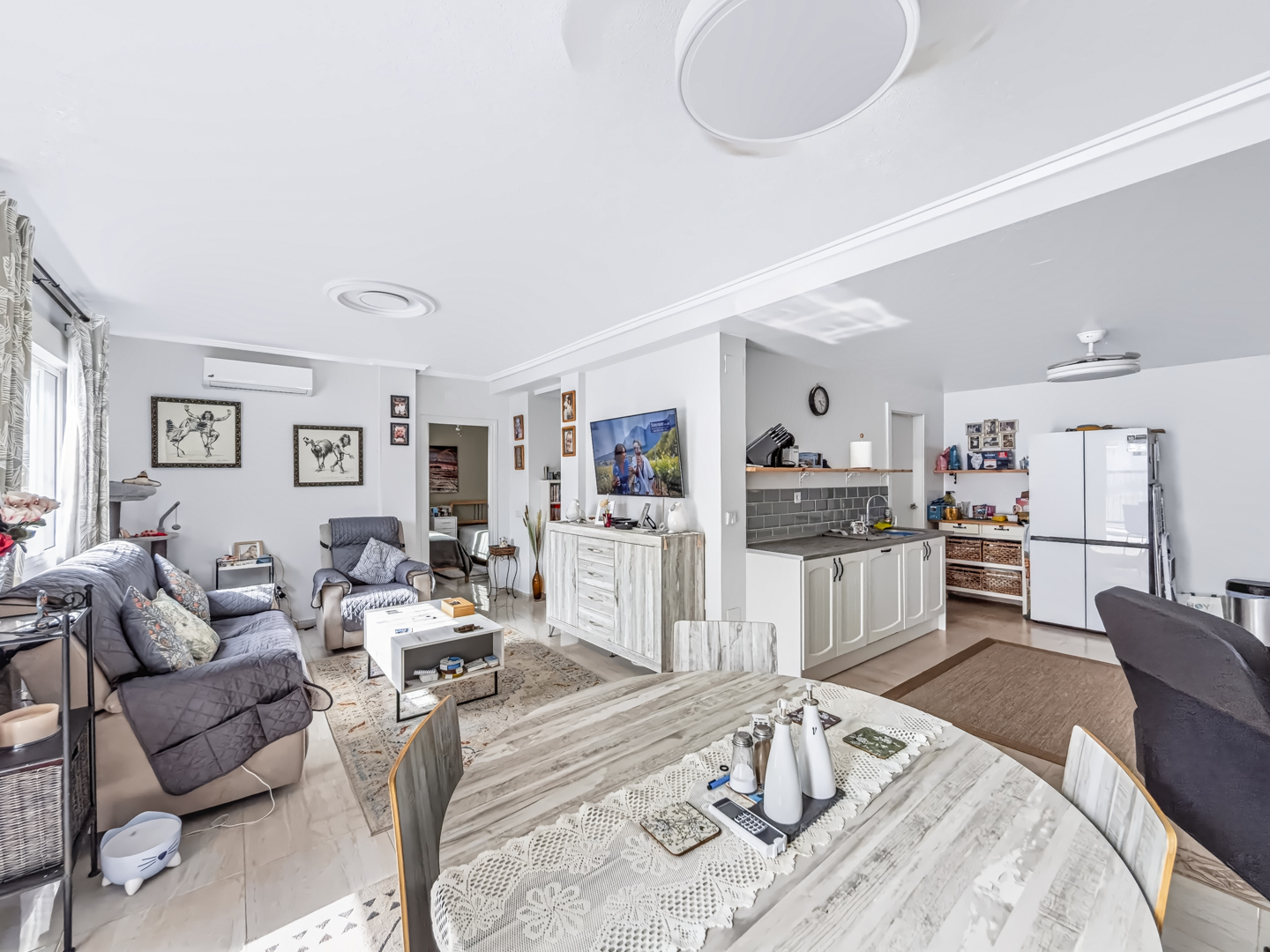 Resale - Exclusive 2 Bed 2 Bath corner plot Townhouse with a large garden and roof terrace with community pool in Ciudad Quesada - calle Onda - Alicante