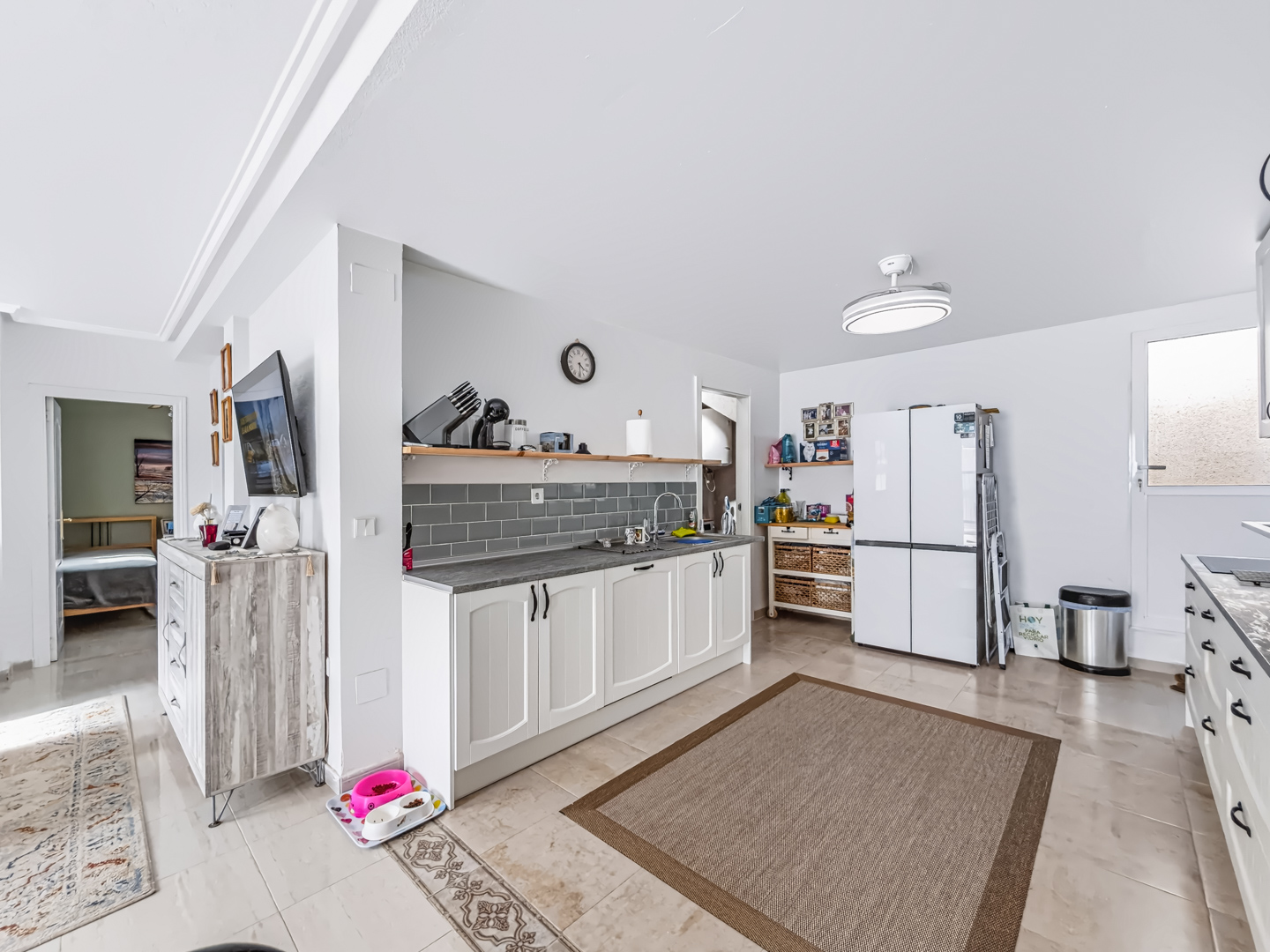 Resale - Exclusive 2 Bed 2 Bath corner plot Townhouse with a large garden and roof terrace with community pool in Ciudad Quesada - calle Onda - Alicante