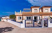 Exclusive 2 Bed 2 Bath corner plot Townhouse with a large garden and roof terrace with community pool in Ciudad Quesada