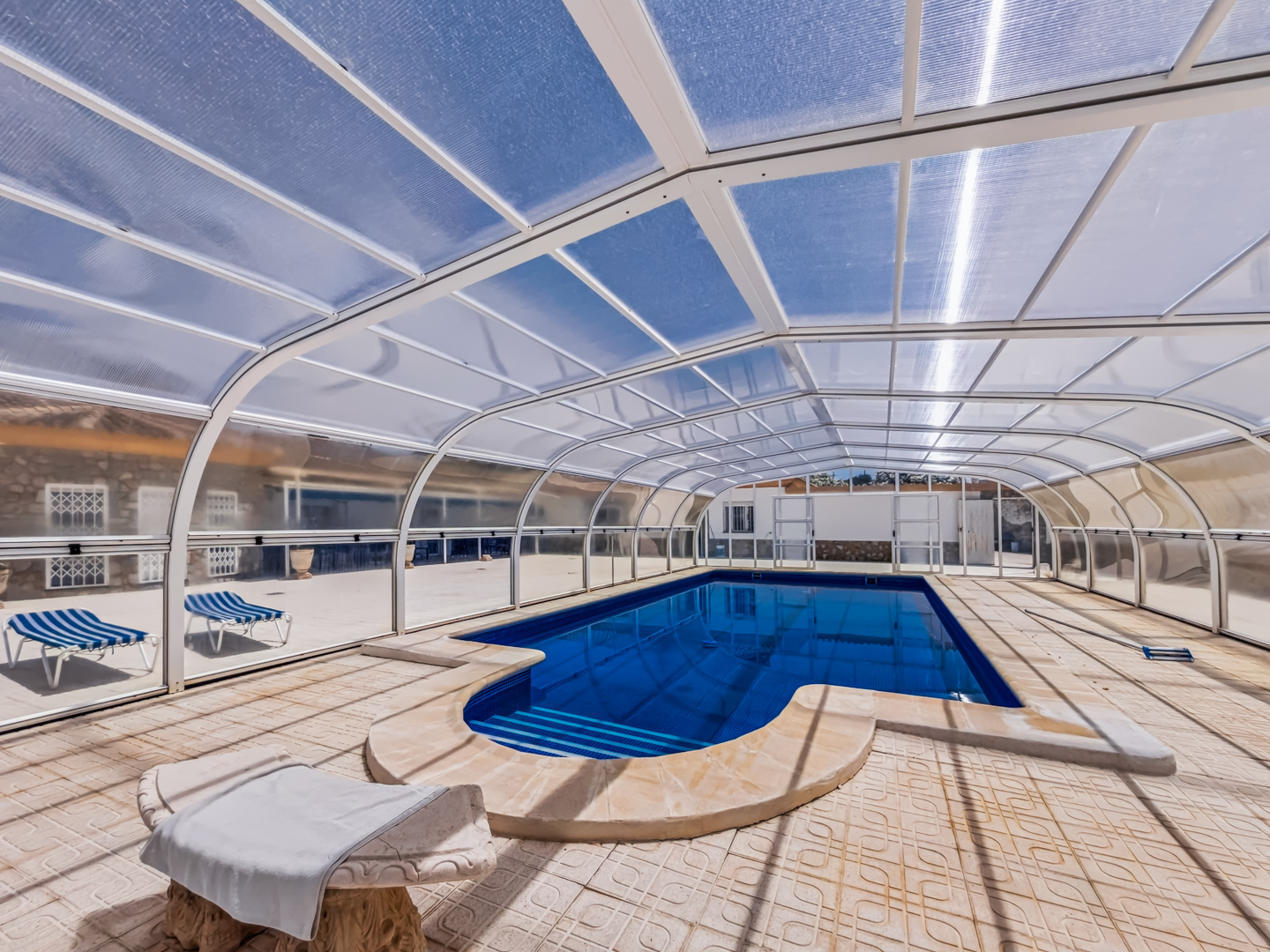 6 Bed 4 Bath Villa with Pool and Large Plot with multiple garages in Fortuna 
