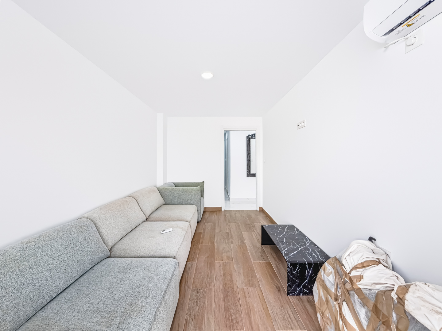 Resale - 3 Bed 2 Bath Penthouse Apartment with roof terrace in Guardamar del Segura Town Centre - carrer sant jaume  - Alicante