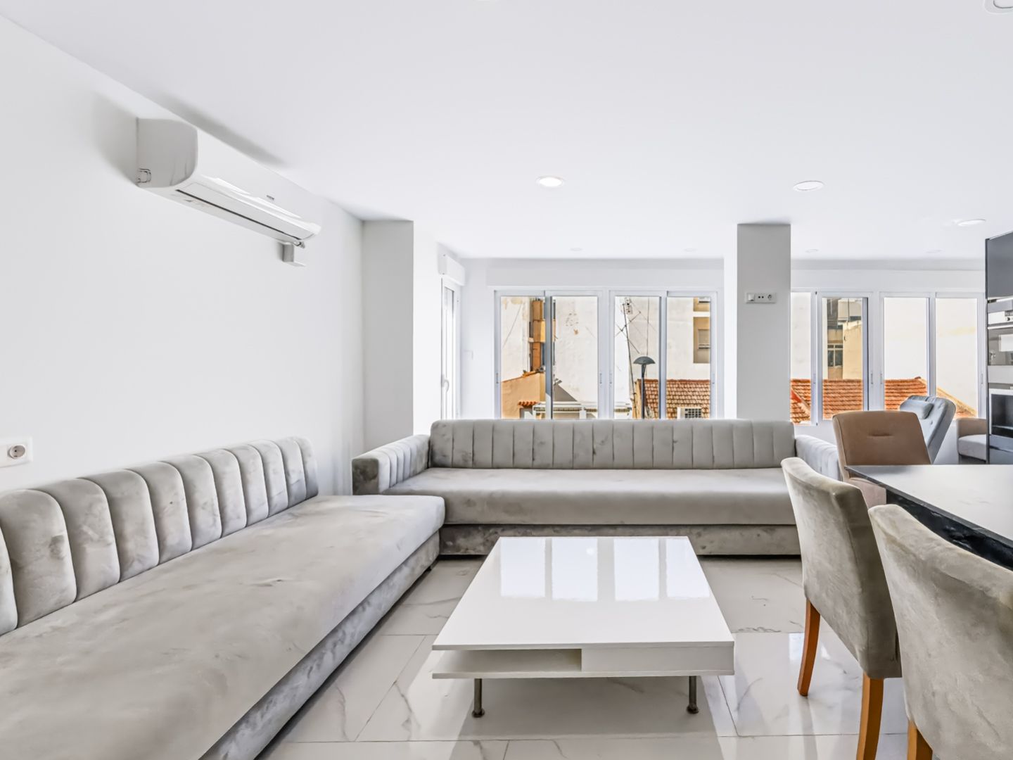 3 Bed 2 Bath Penthouse Apartment with roof terrace in Guardamar del Segura Town Centre