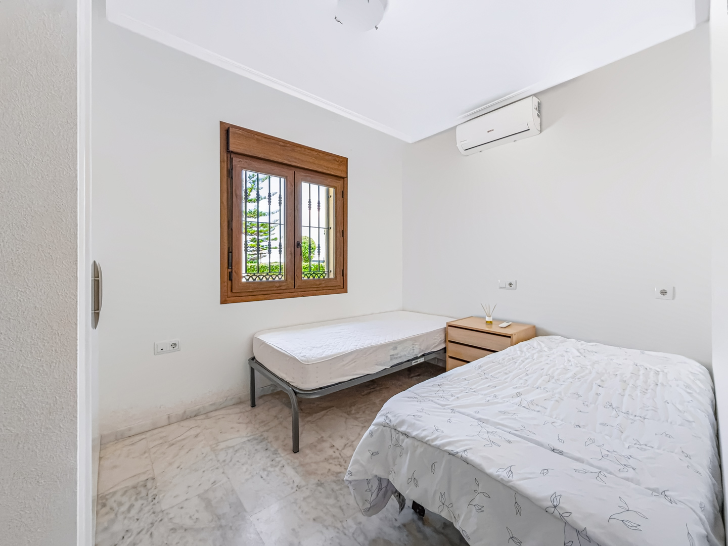 Resale - 2 Bed 2 Bath Penthouse apartment with roof terrace in La Finca Golf Algorfa, with community Pool - calle benferri la finca golf Algorfa - Alicante