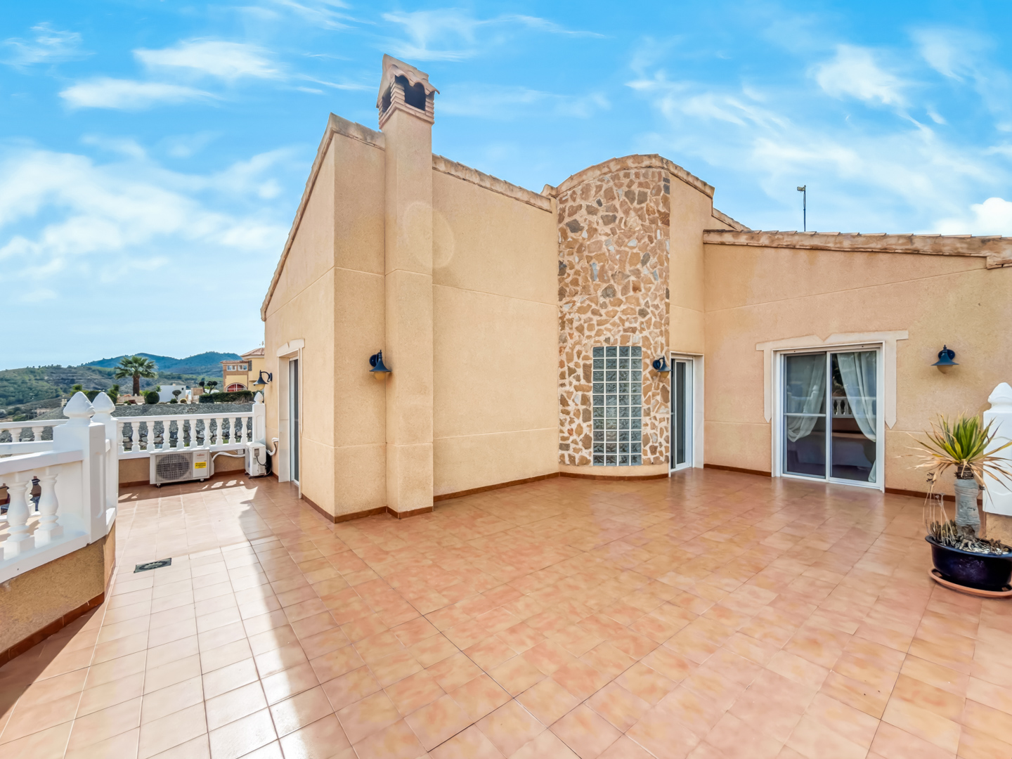 Resale - 6 bedroom 4 bathroom villa and cave house for sale in Las Casicas, Fortuna - paraje de las casicas - Murcia