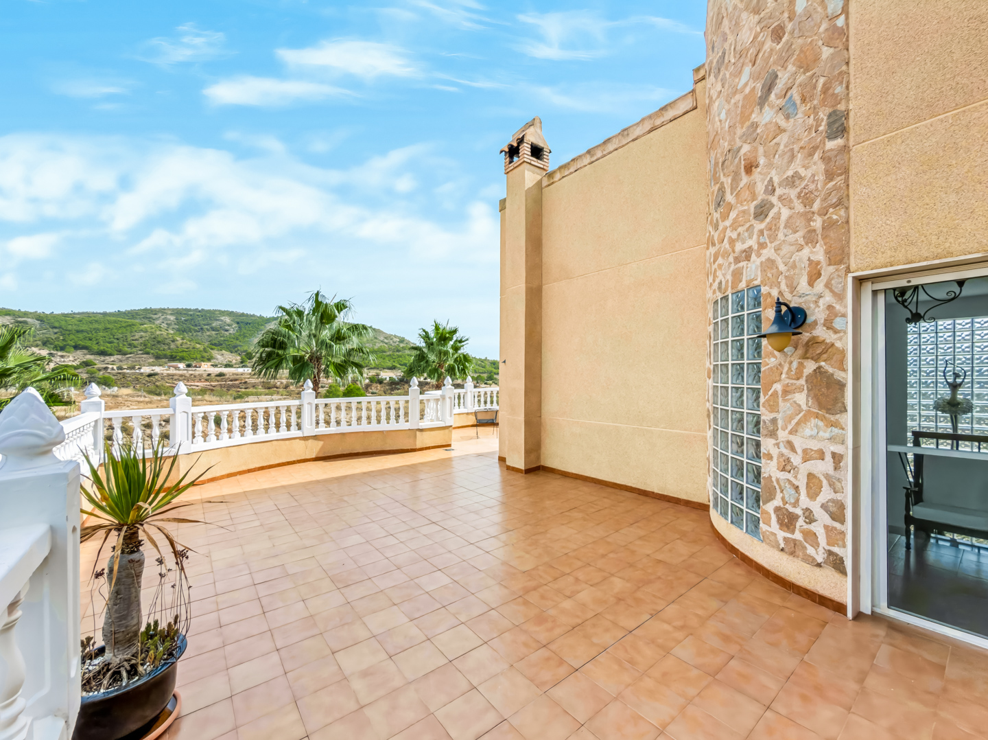 Resale - 6 bedroom 4 bathroom villa and cave house for sale in Las Casicas, Fortuna - paraje de las casicas - Murcia