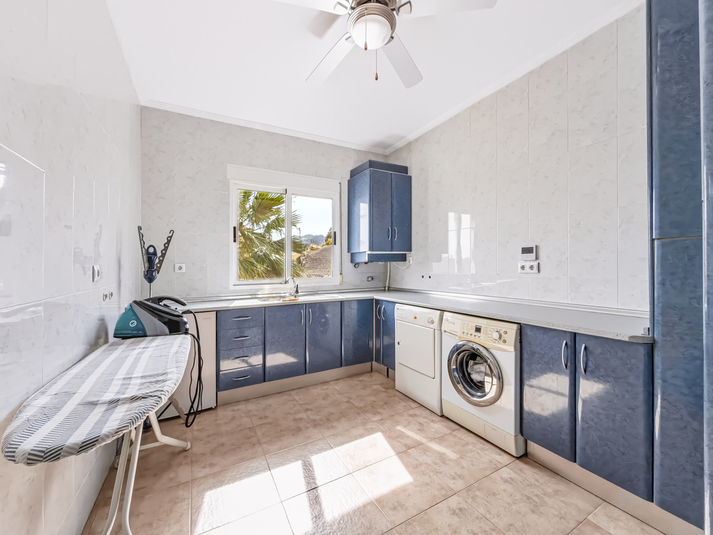 Resale - 6 bedroom 4 bathroom villa and cave house for sale in Las Casicas, Fortuna - paraje de las casicas - Murcia