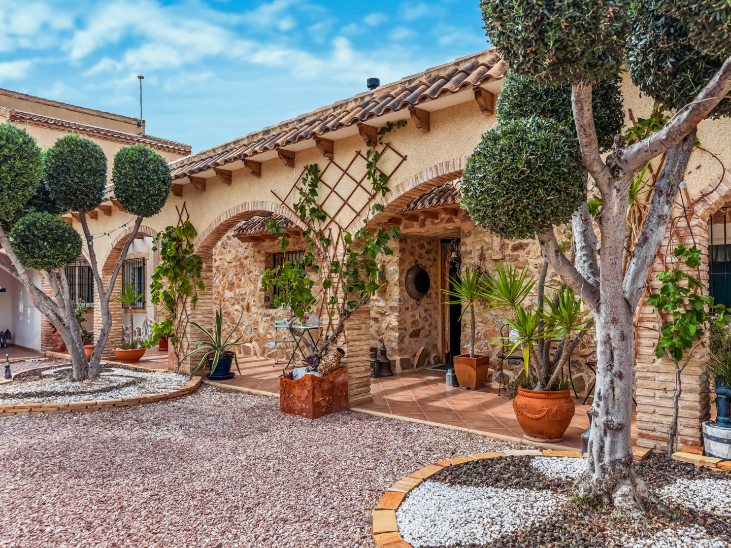 Resale - 6 bedroom 4 bathroom villa and cave house for sale in Las Casicas, Fortuna - paraje de las casicas - Murcia