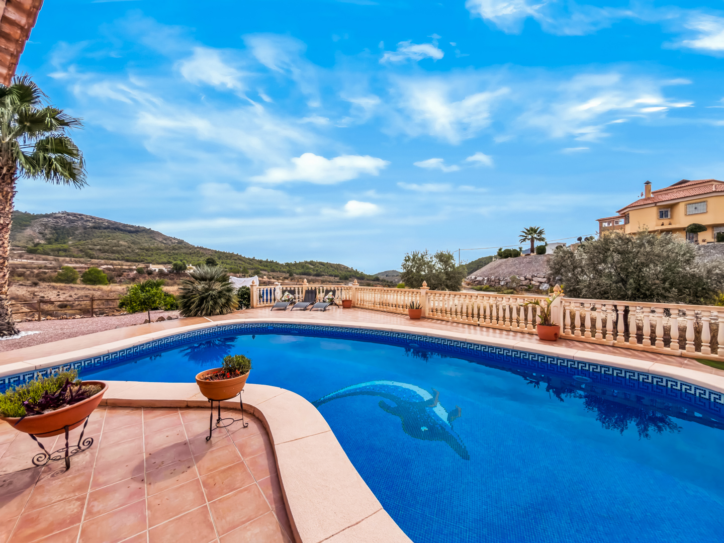 6 bedroom 4 bathroom villa and cave house for sale in Las Casicas, Fortuna