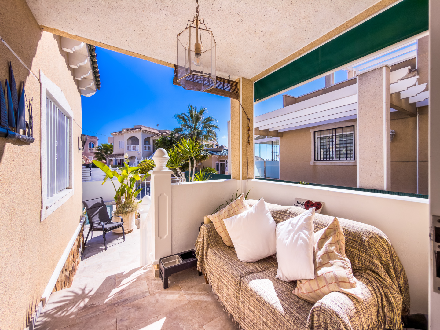 Resale - 3 Bed 3 bath Villa with Private Pool and Parking + Hot tub and Guest apartment in El Galan, Villamartin - calle marbella - Alicante