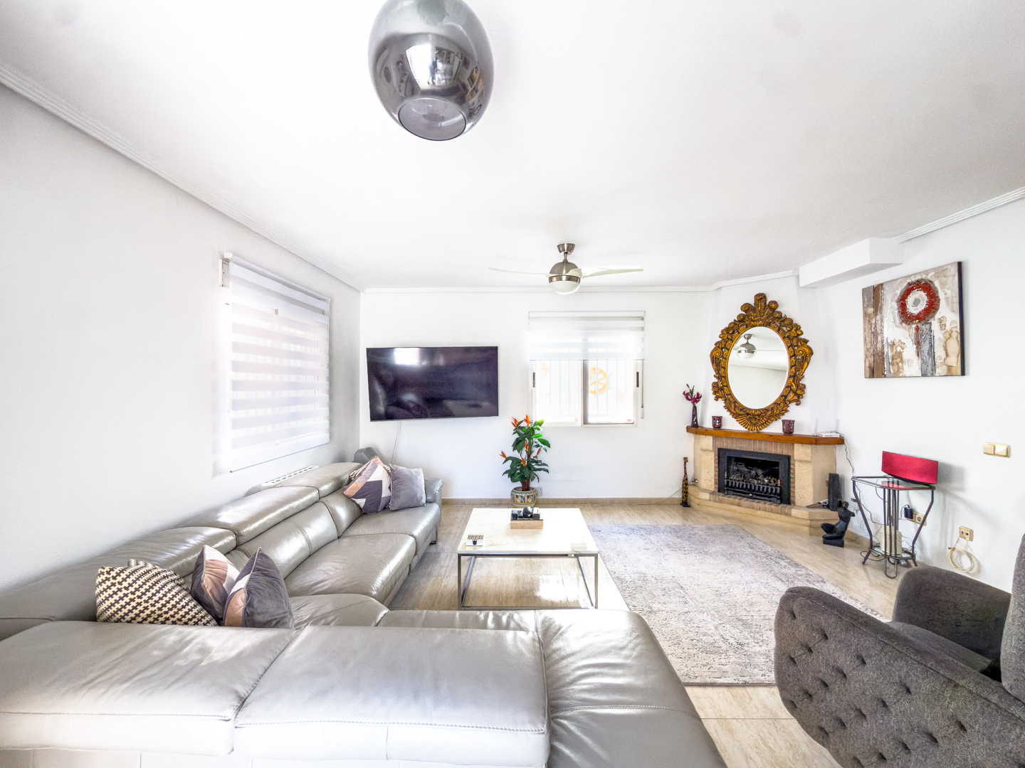 Resale - 3 Bed 3 bath Villa with Private Pool and Parking + Hot tub and Guest apartment in El Galan, Villamartin - calle marbella - Alicante