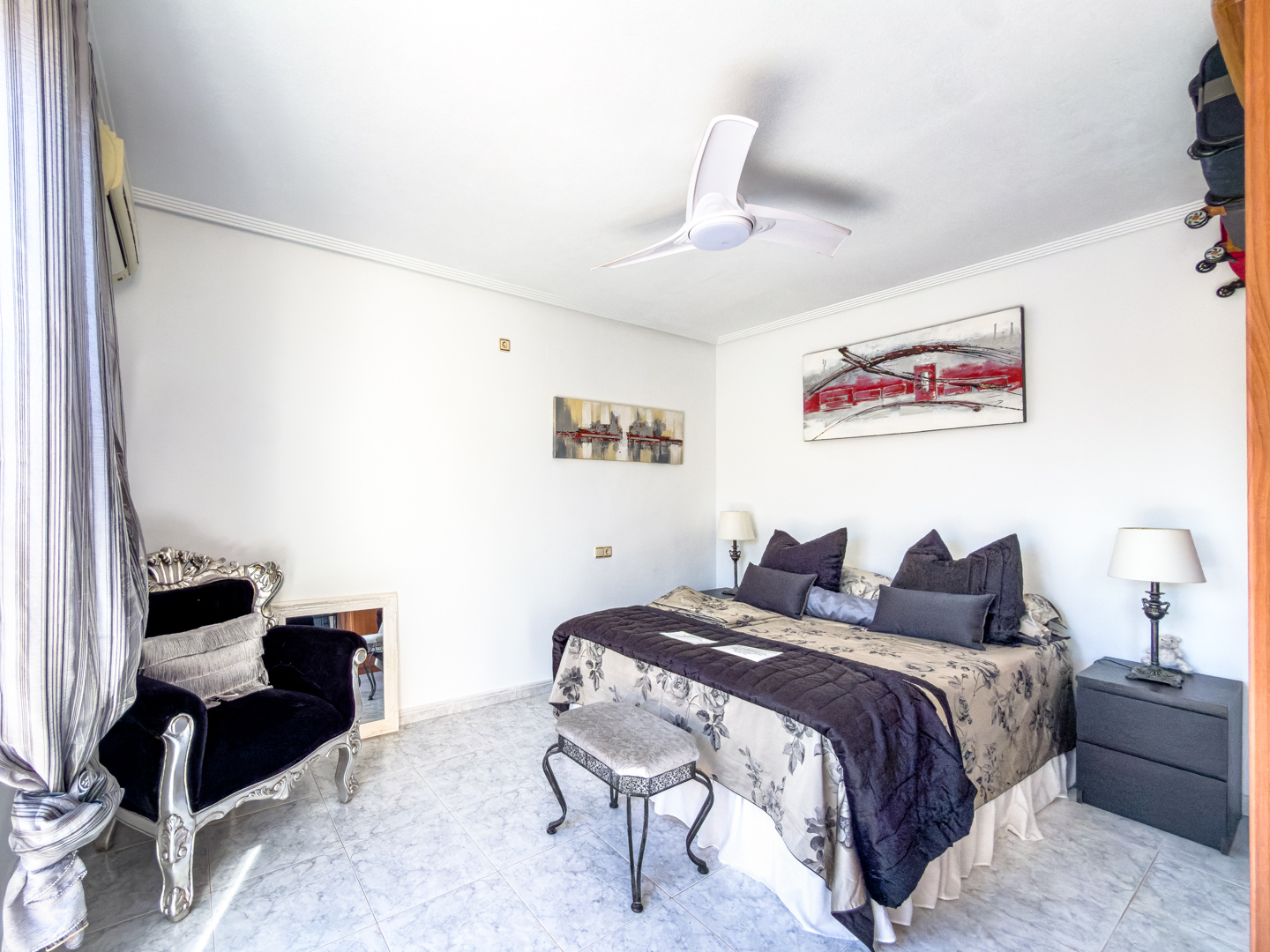 Resale - 3 Bed 3 bath Villa with Private Pool and Parking + Hot tub and Guest apartment in El Galan, Villamartin - calle marbella - Alicante
